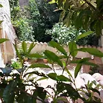 Σπίτι διακοπών 17th Century Town House In Centre *