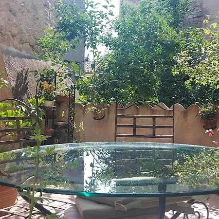 Дом отдыха 17th Century Town House In Centre Форкалькье