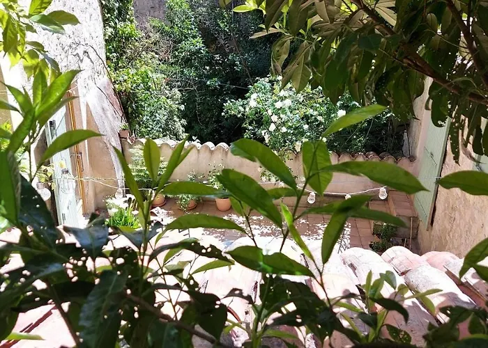 Holiday home 17th Century Town House In Centre *