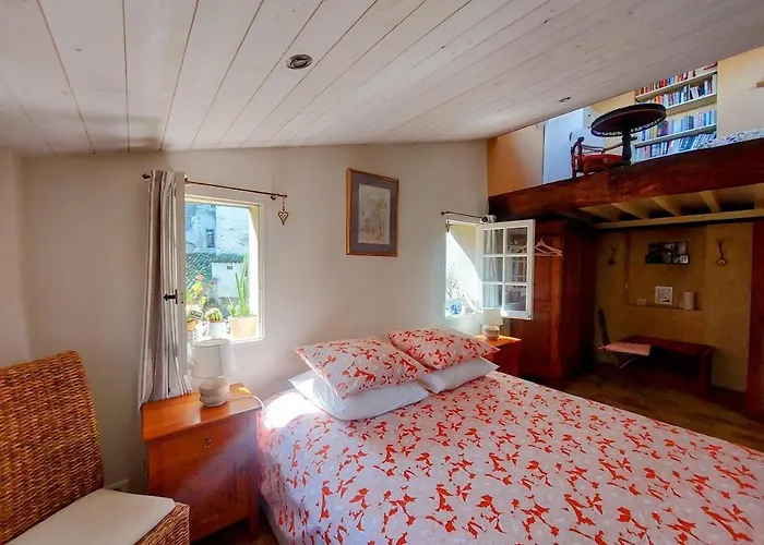 17th Century Town House In Centre * Forcalquier